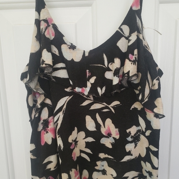 Kimchi Blue Black and Pink Floral Crop Top Size XS - Picture 2 of 5